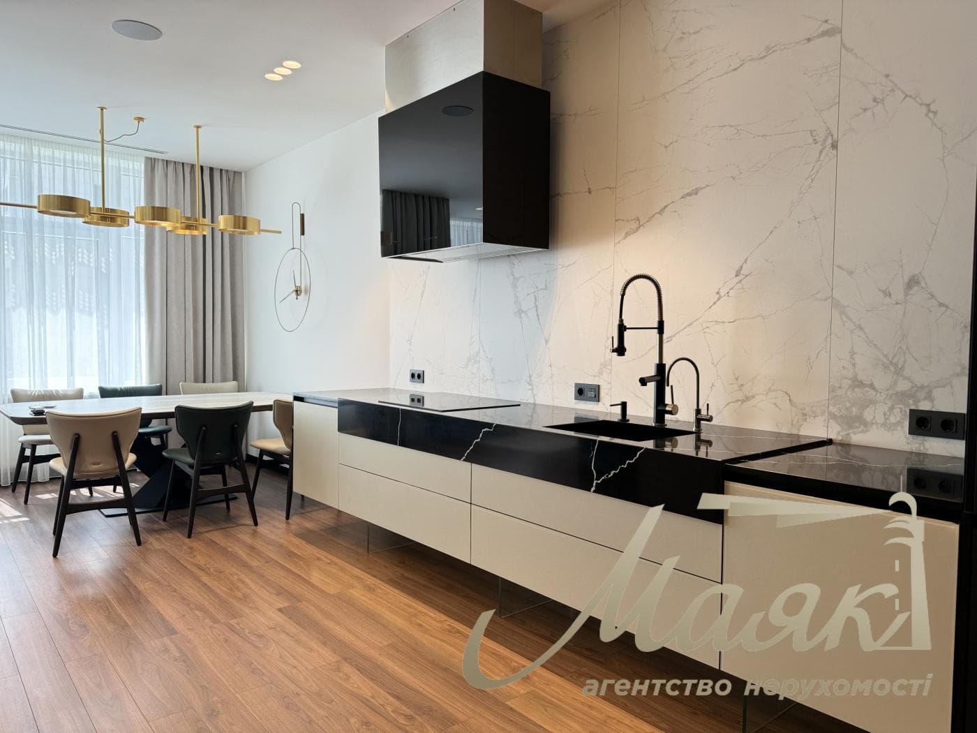 Продажа 3к квартиры 150м2 в ЖК Новопечерские липки, Драгомирова 17, Печерск, Киев