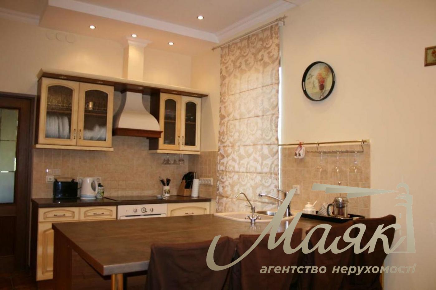 Sale of a 2-storey house 290m2 in the village of Novye Bezradichi
