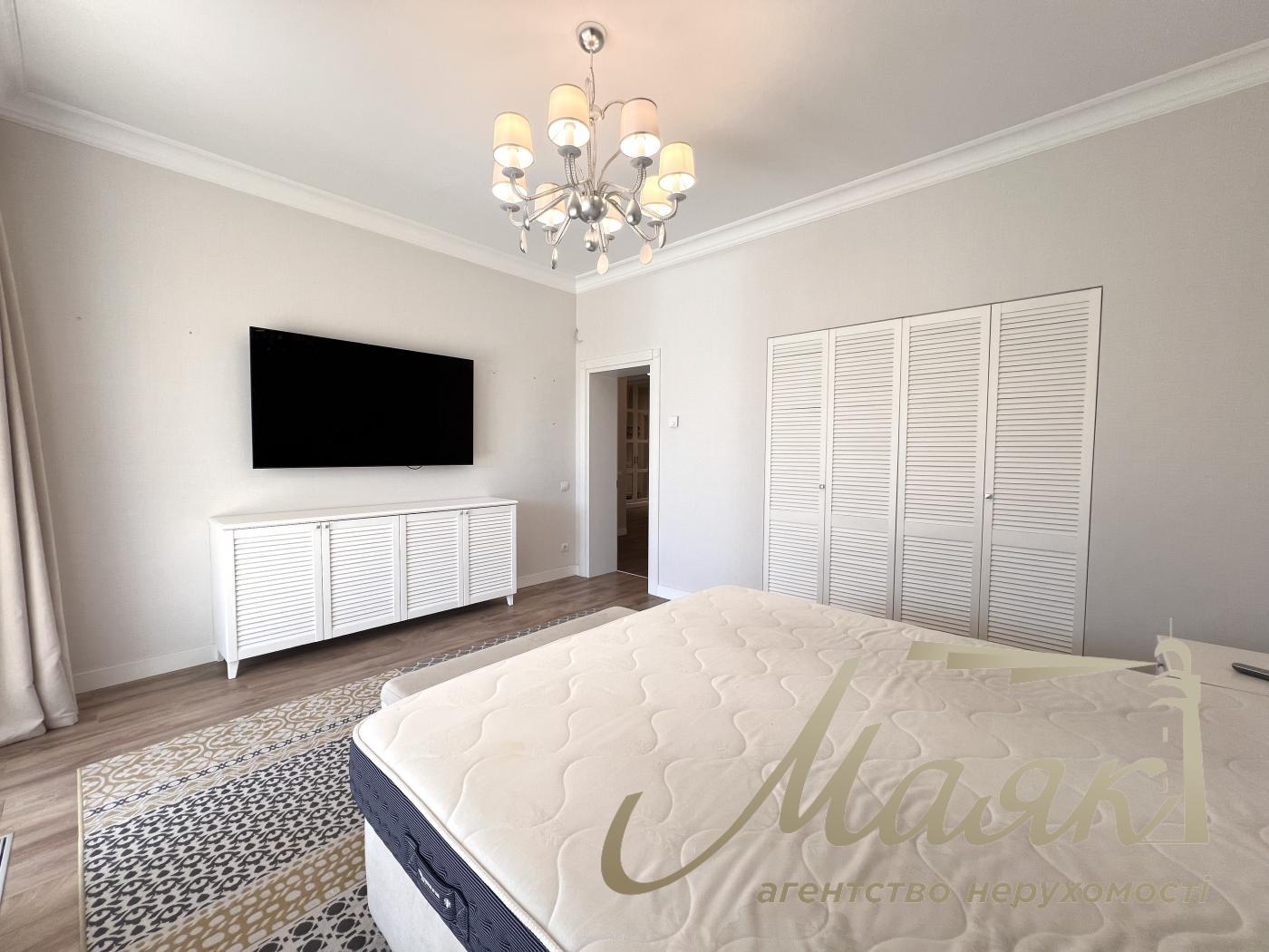 Rent 2-storey house 190m2, Goloseevsky district, Myshelovka