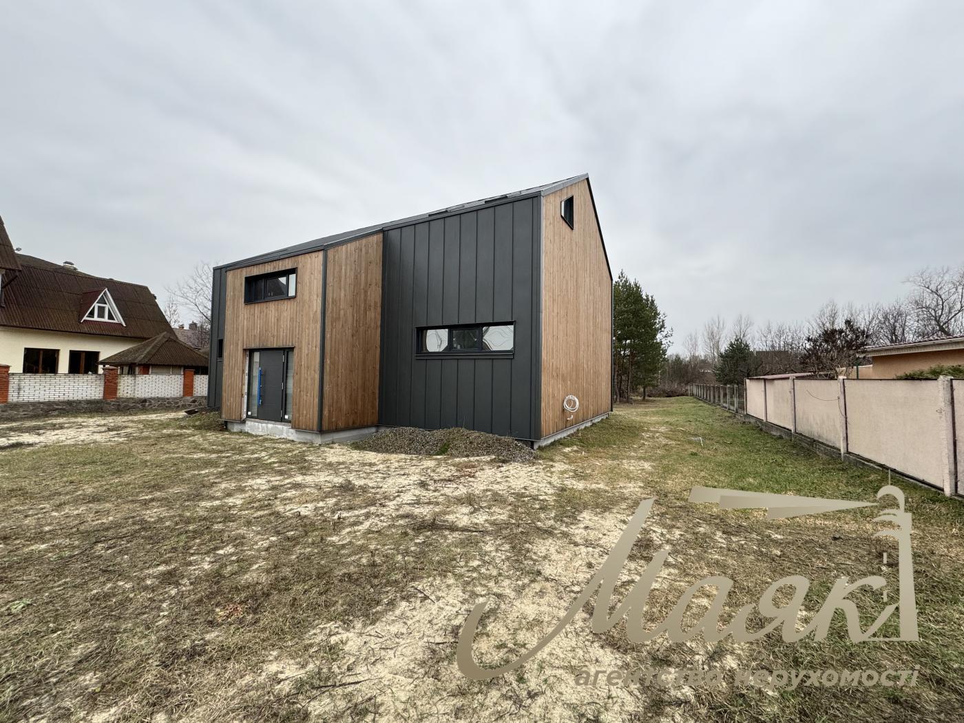 Продаж 2-поверхового будинку в Голосіївському районі Києва 252 м2, Чапаєвка, Лисоводна