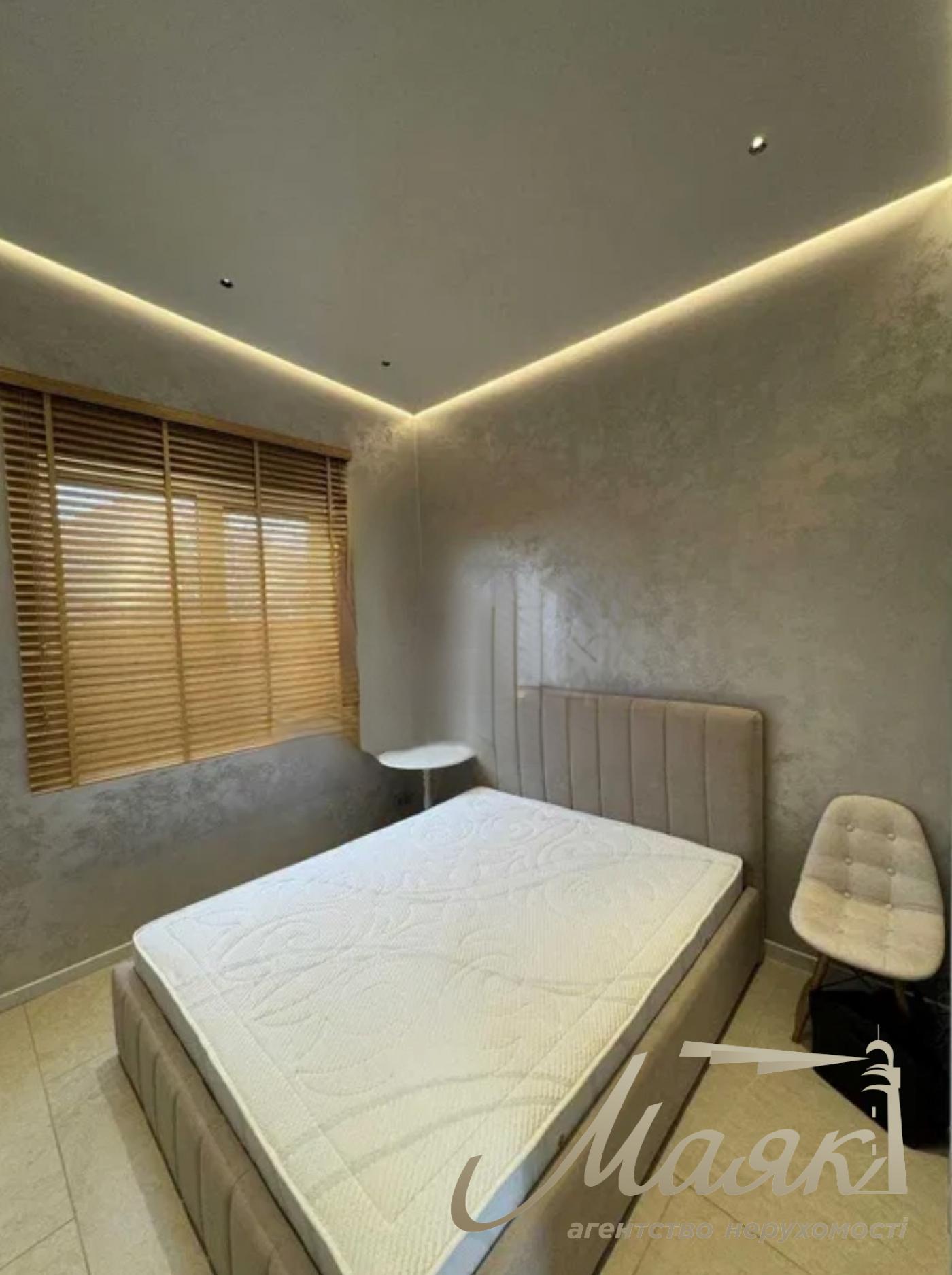 Оренда шикарного сучасного будинку 160 м² у Романкові | Закрита територія