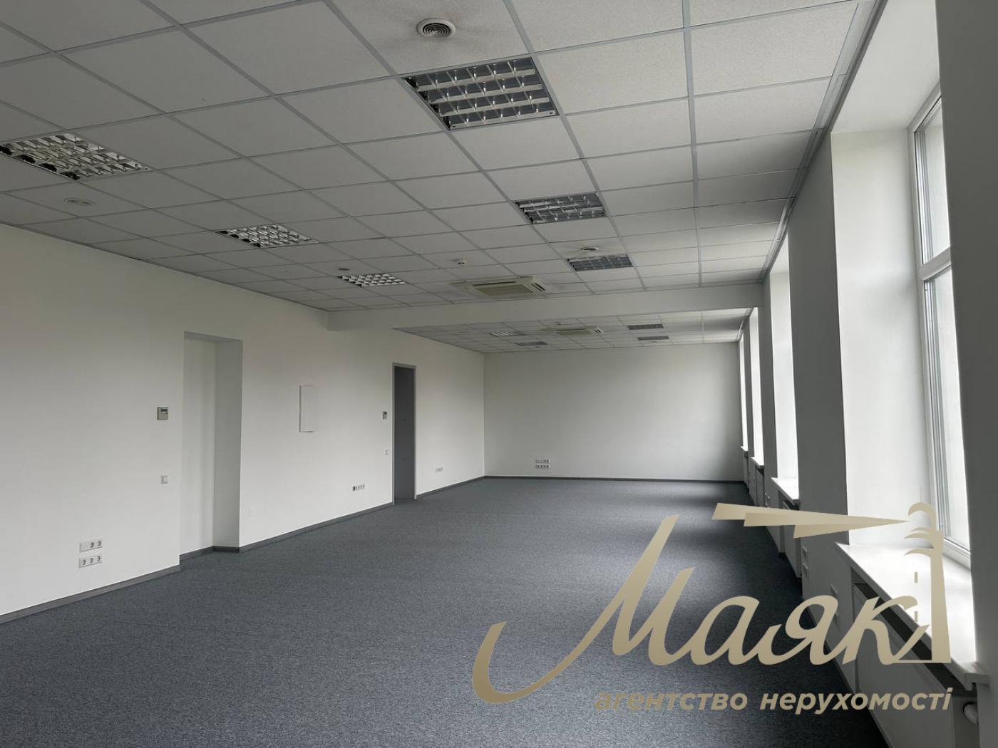 Аренда офиса 520м2 по ул.Михновского, Зверинецкая