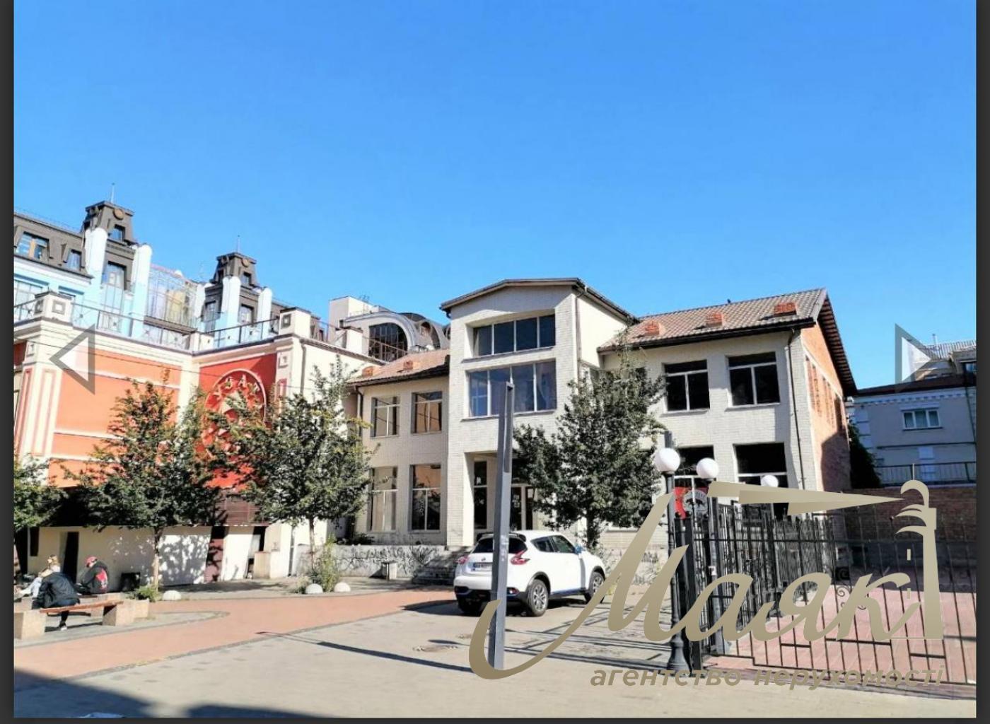 Продаж 360м2, ОСЗ Контрактова, Поділ