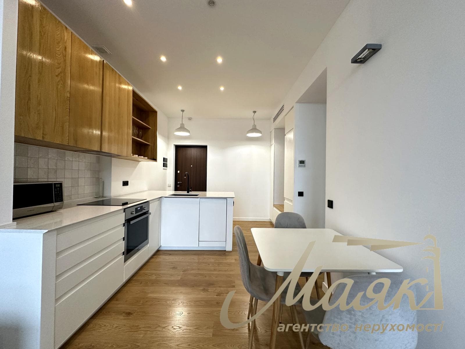 2-Bedroom Apartment for Rent in the Tetris Hall Residential Complex, Delovaya Street
