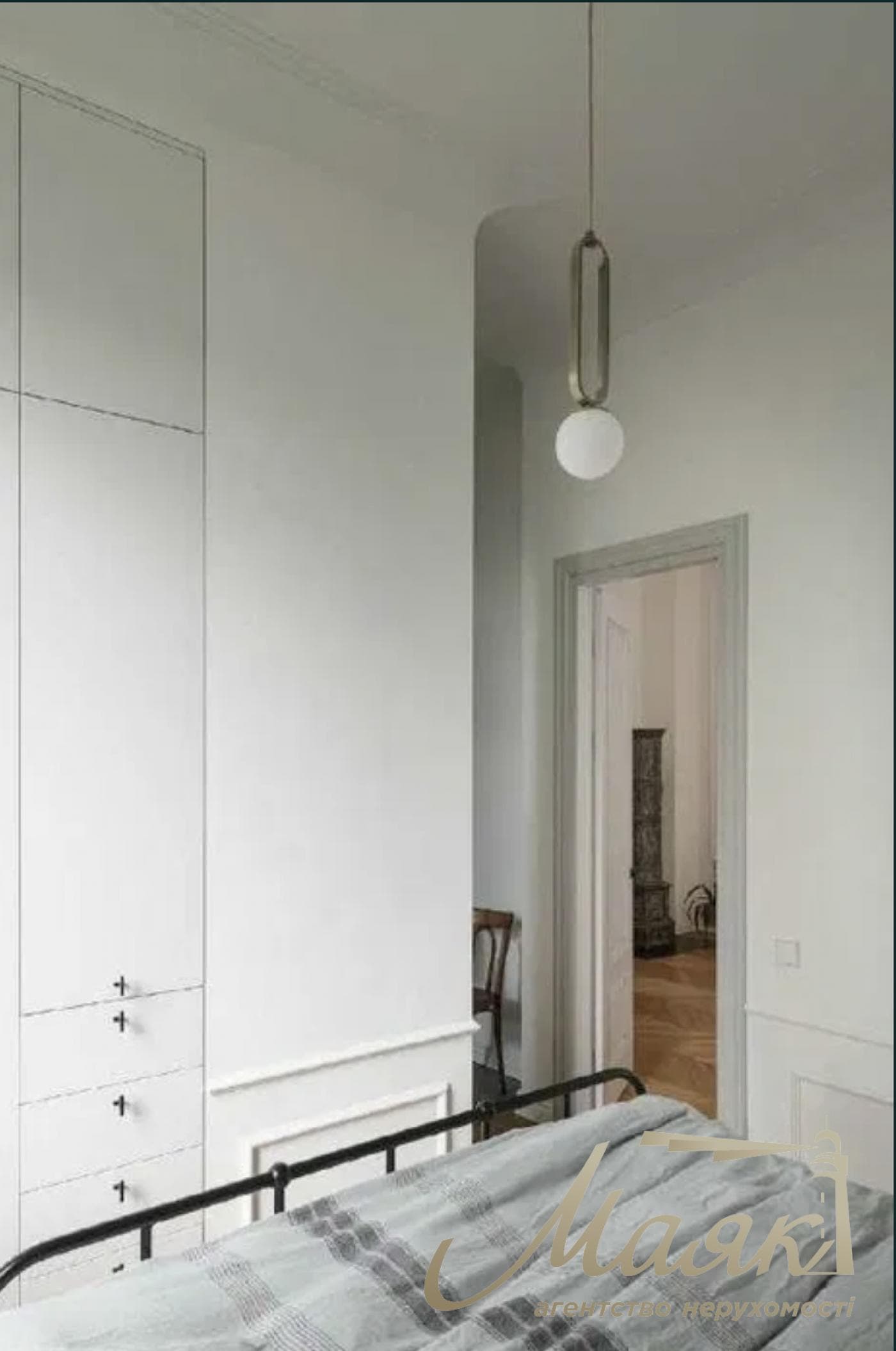 Rent a designer apartment on Silkovichnaya street, Lipki