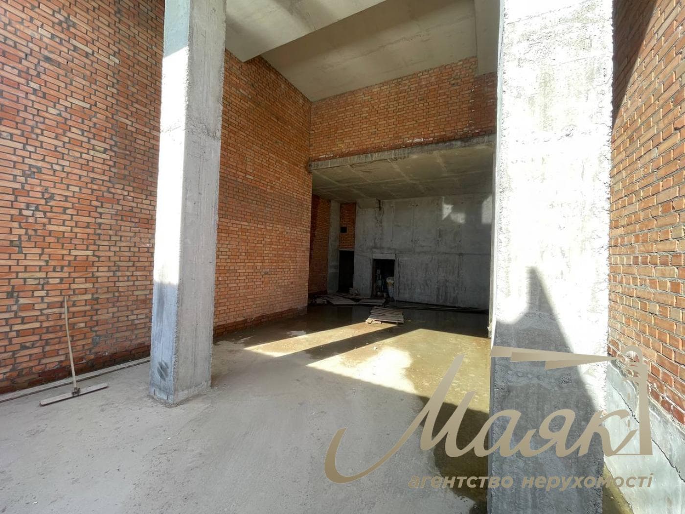 Commercial premises for sale 127.3 sq.m. OLEGIV Boutique Residence, Tatarka