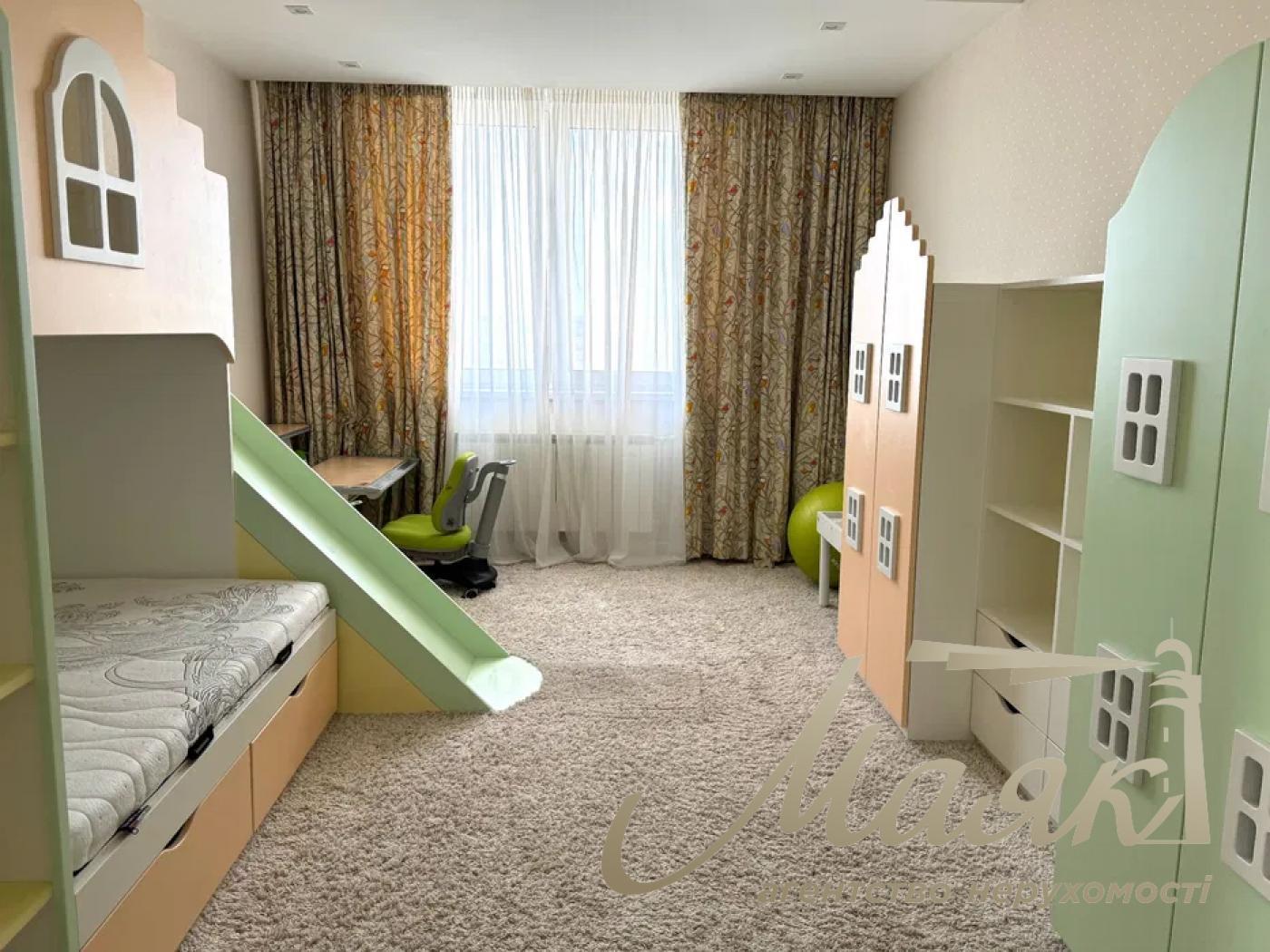 Продаж 4к квартири ЖК Молодіжний Квартал, вул. Чавдар, Осокорки