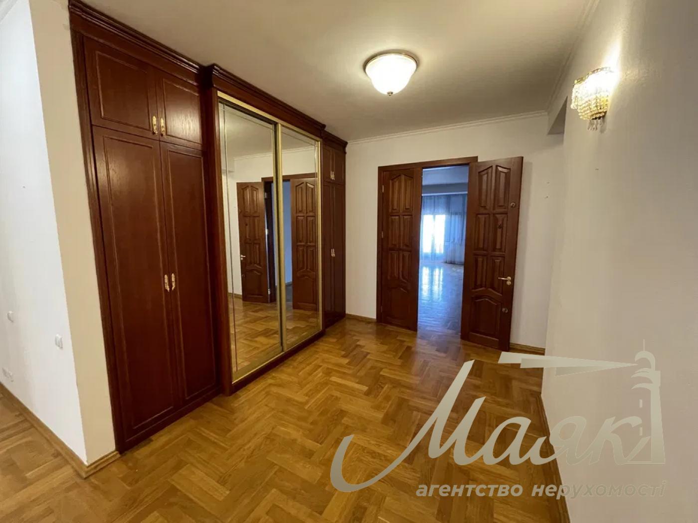 Оренда 4к квартири (217м²) по вул. Паторжинського 14, Центр