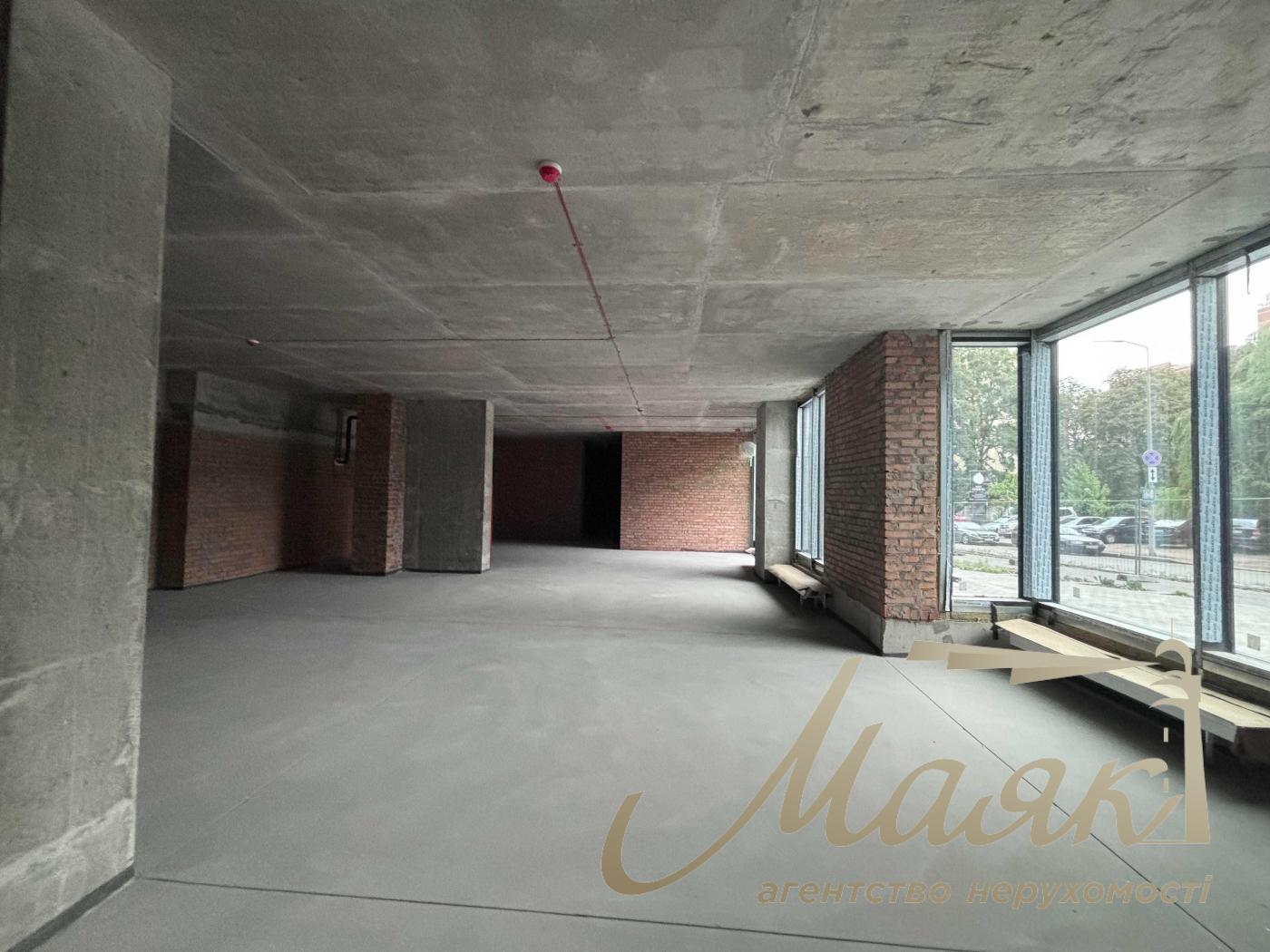 Оренда фасадного приміщення 155м2 у ЖК TRIIINITY, вул. Барбюса Анрі