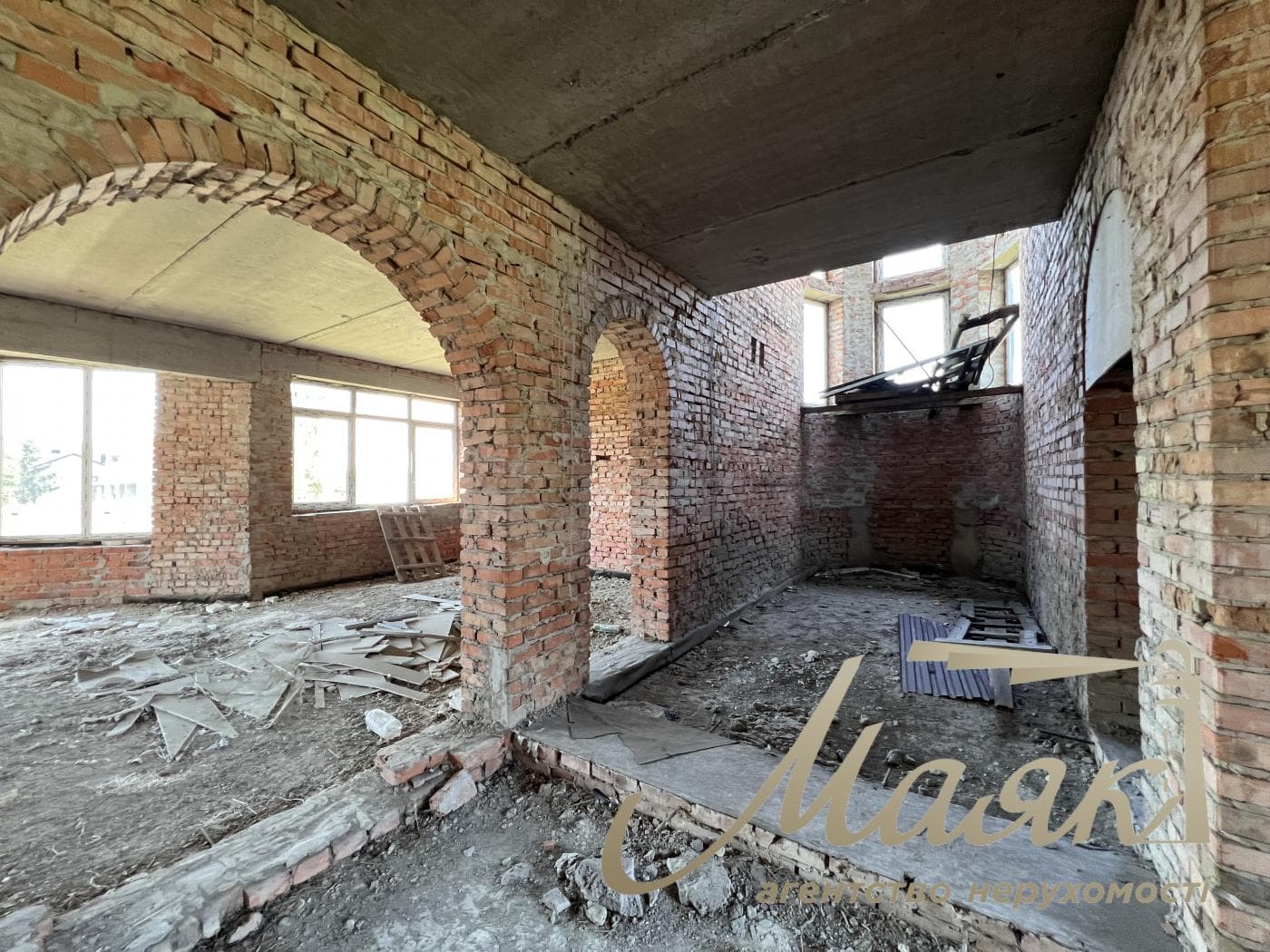 Продажа 2х этажного дома 220м2 в с. Кременище, ул. Грушевского, Киево-Святошинский район, Киевская область.