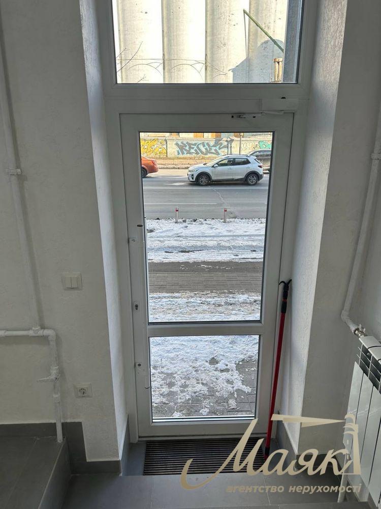 Аренда фасадного помещения 52м2 на Подоле, Набережно Хрещатицкая