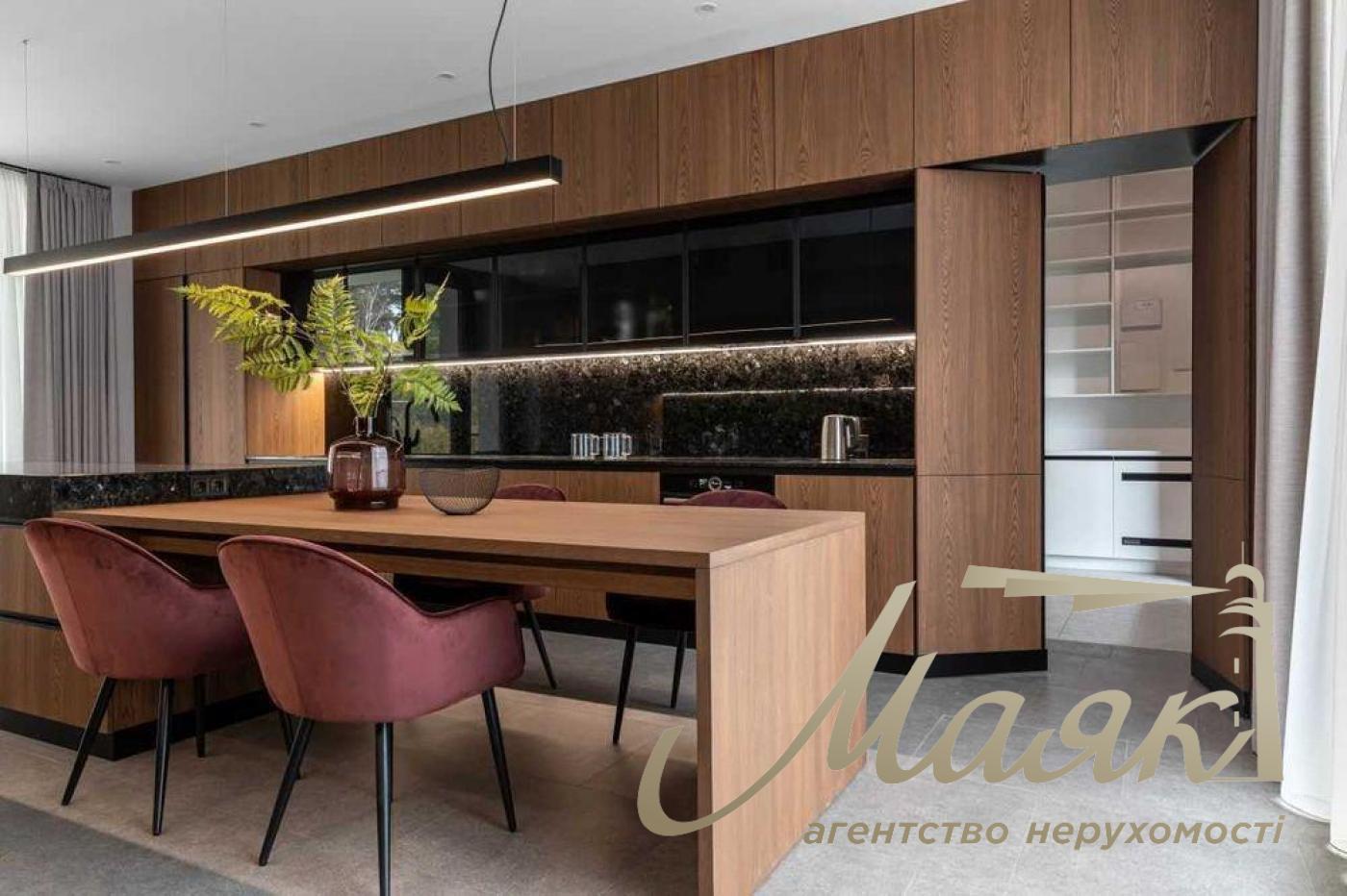 Sale of house 500m2 in the village of Lesniki