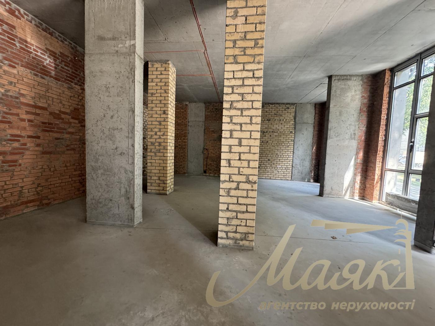 Rent of façade premises 518.3 m² in the residential complex "Suchasny Kvartal", Otradny, Solomyansky district.