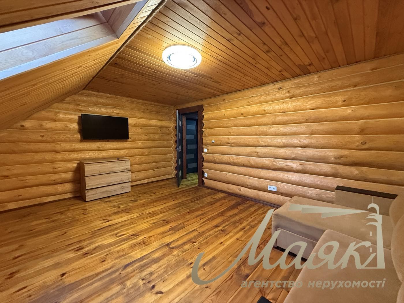 Оренда 3-поверхового будинку площею 280 м², Голосіївський район, Мишеловка