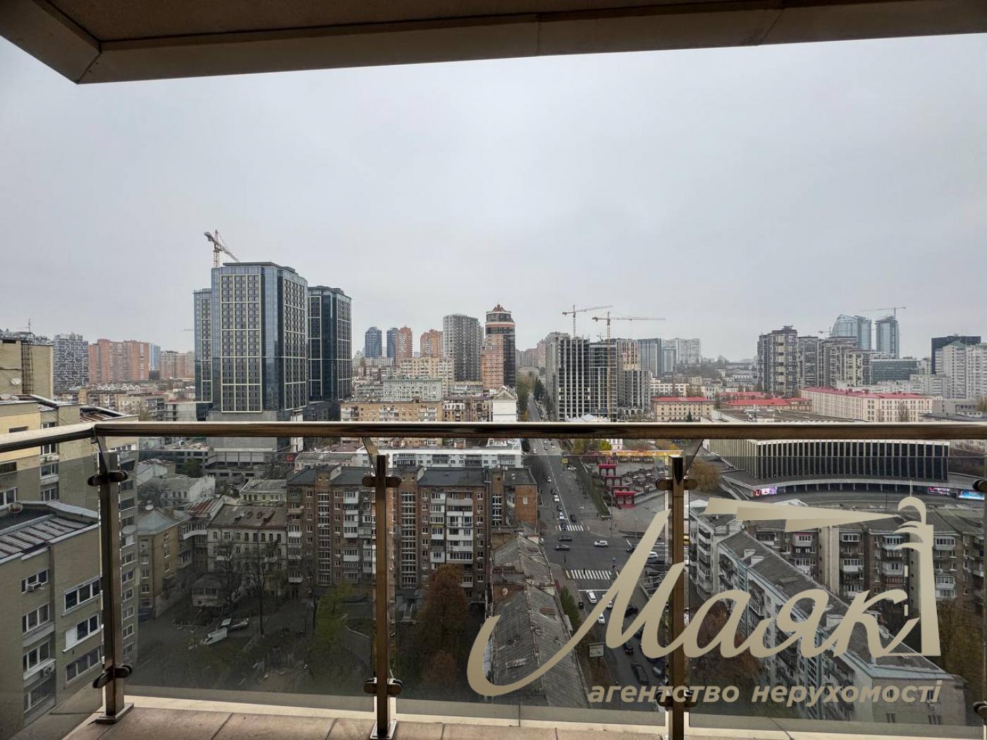 Продаж квартири 97м2, ЖК Володимирський