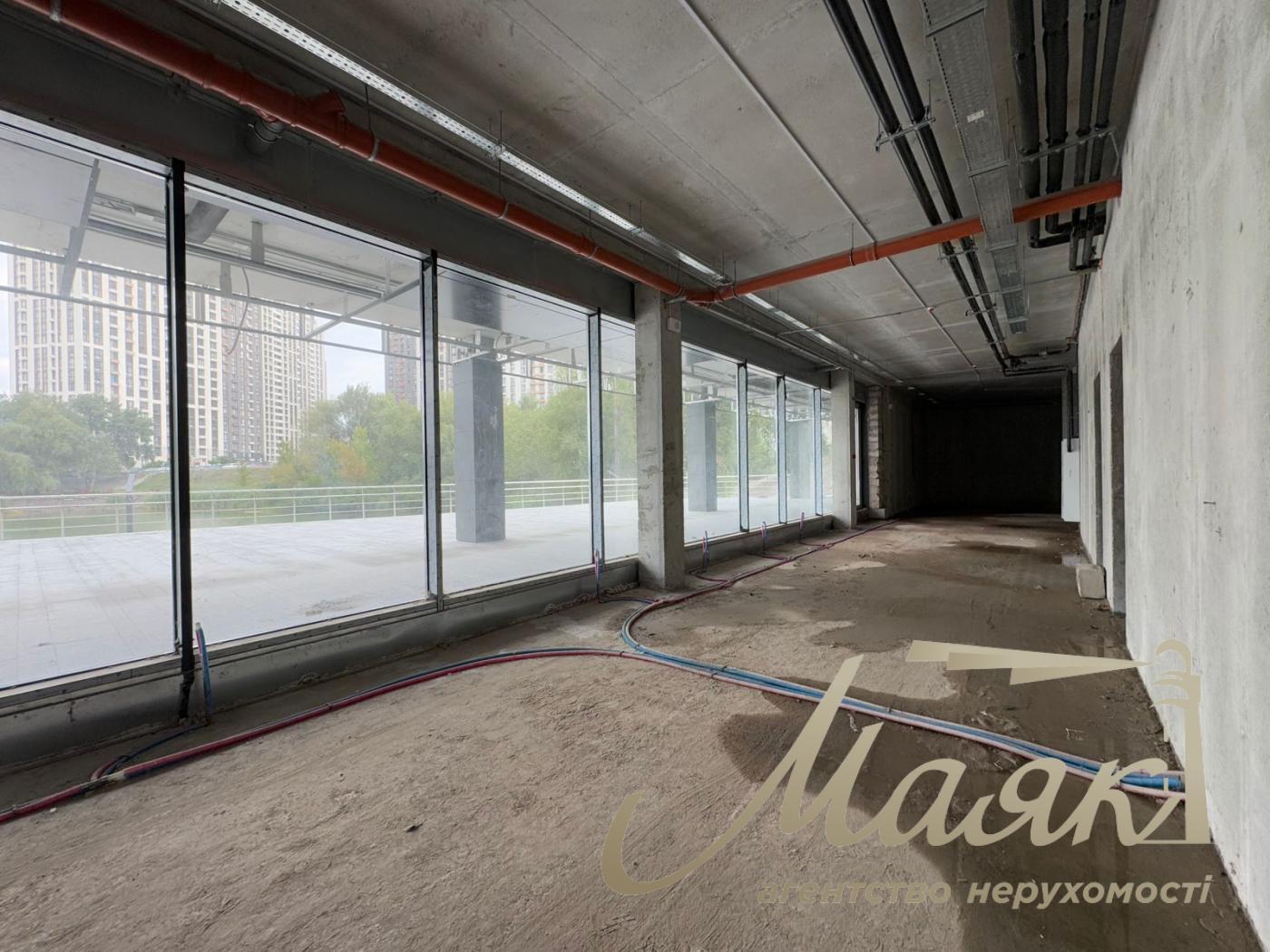 Rent a facade of 700m2 for a restaurant, Bridge, Slavutich