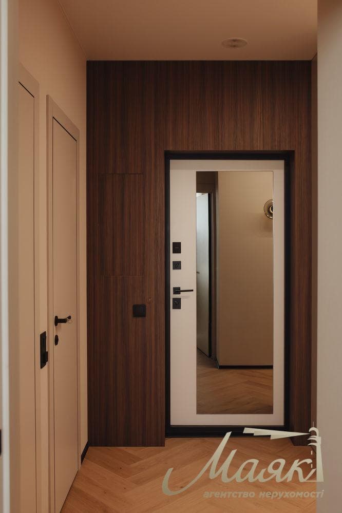 Продаж сучасної квартири площею 68 м², ЖК «Каховська», Лівобережна