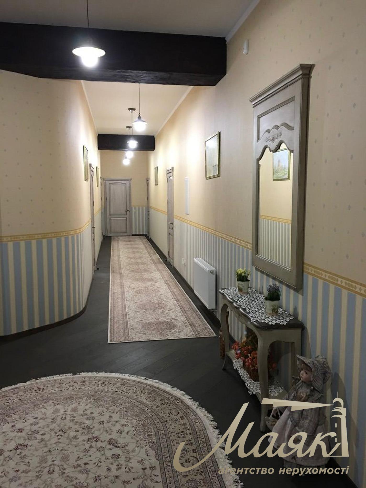 House for sale 1000 m2 Gostomel