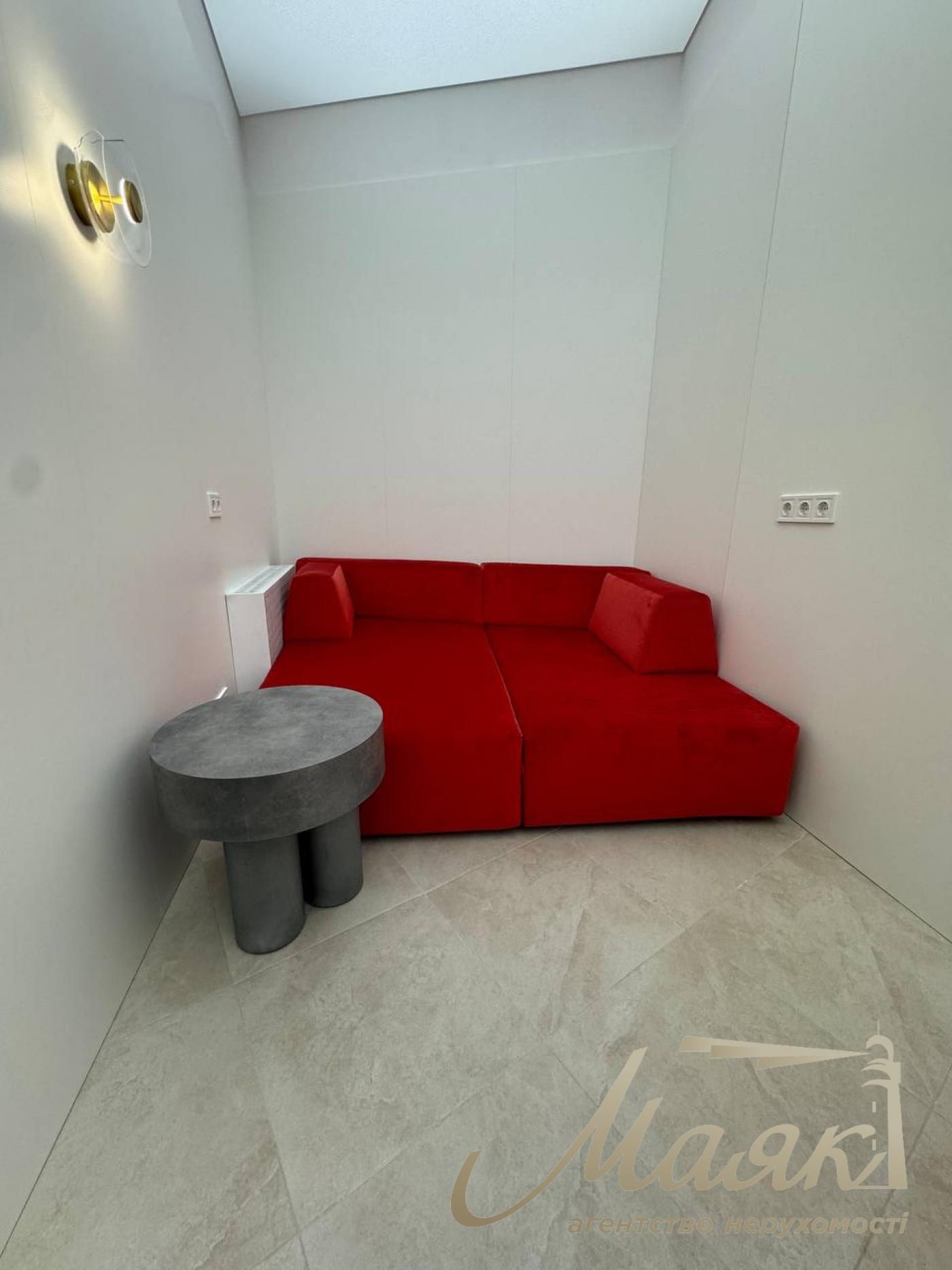 Оренда мебльованого офісу (300м2) у ЖК Busov Hill