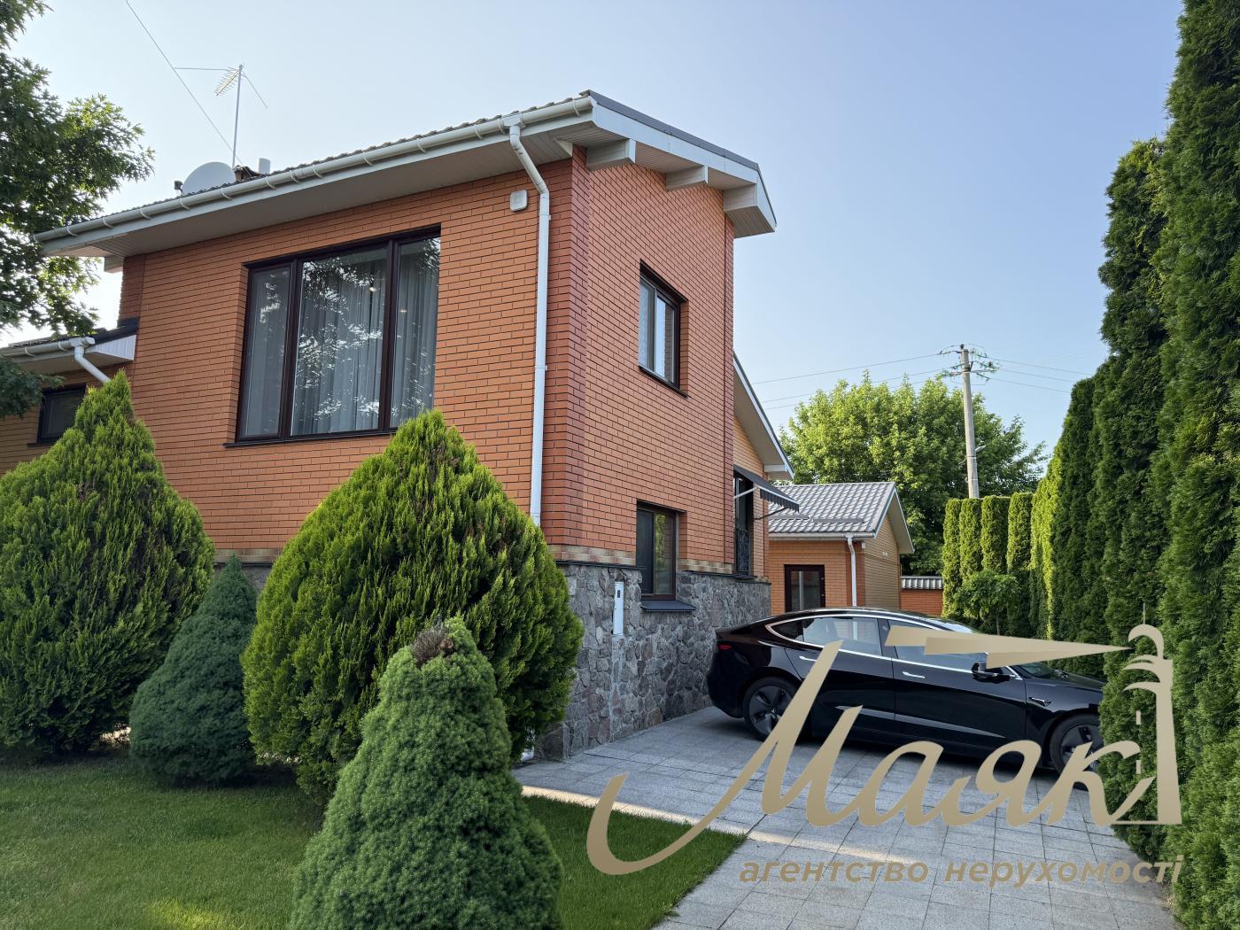 Оренда будинку 400 кв.м з тенісним кортом, великою зеленою територією | Бориспільський район| с.Гора