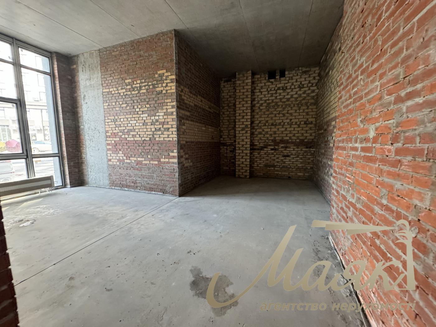 Rent of façade premises of 308 m² in the residential complex "Suchasny Kvartal", Otradny, Solomyansky district.