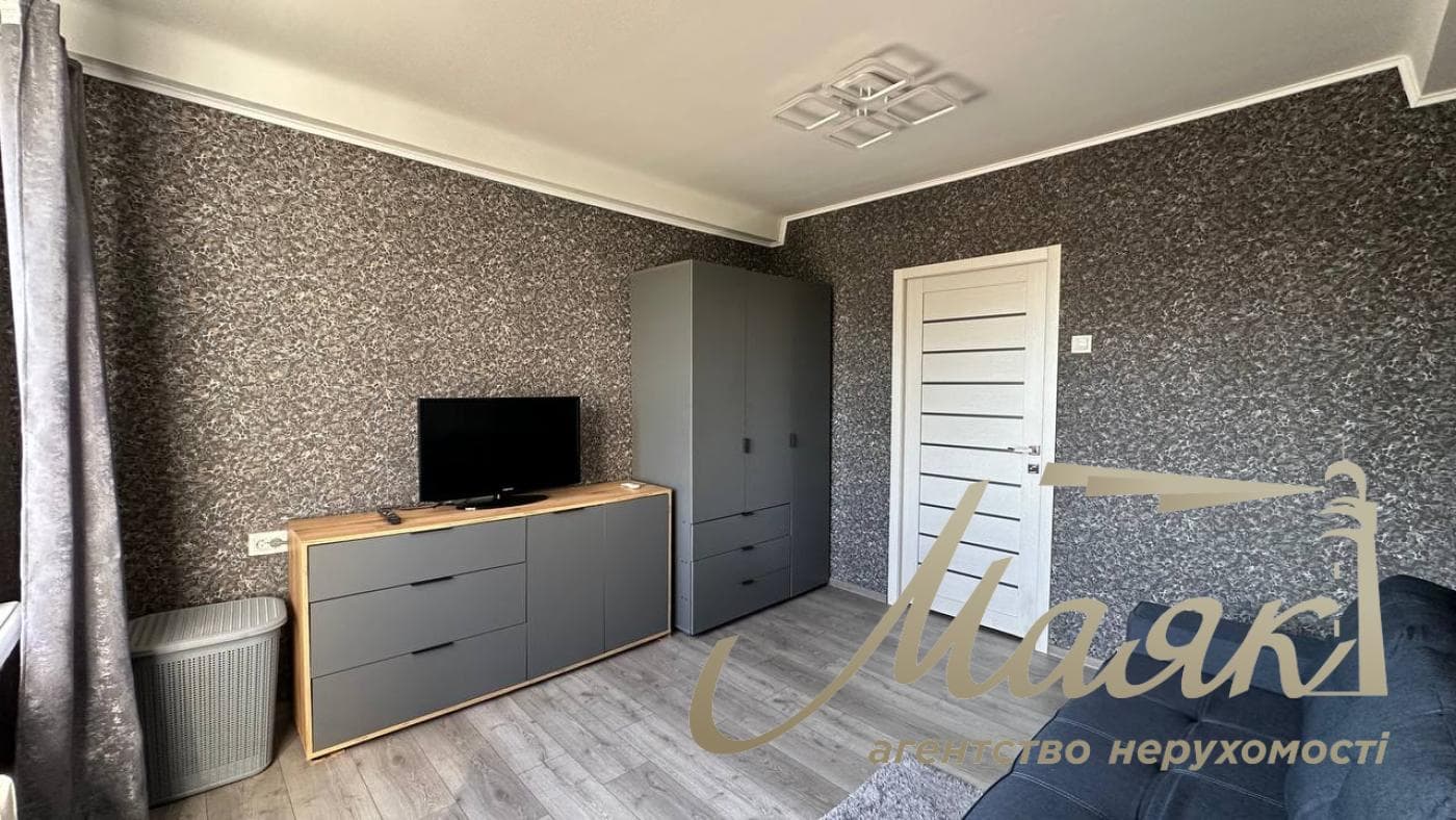 Продажа 3-комнатной квартиры Харьковское шоссе 21/1, Дарницкий район