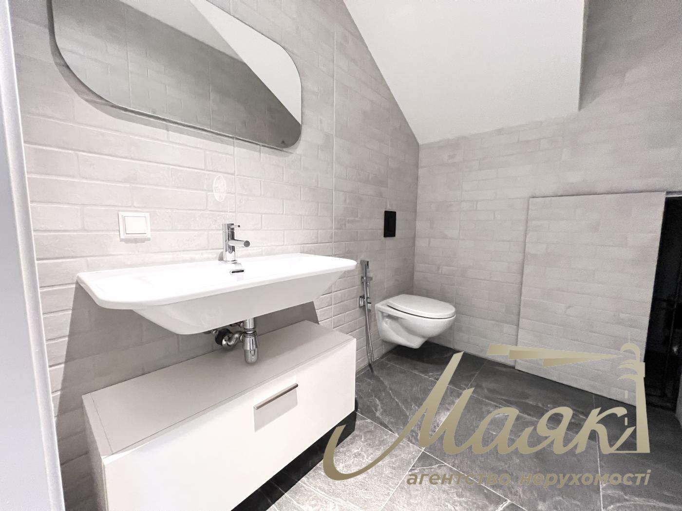 Оренда заміського будинку на Осокорках у котеджному містечку "Блакитна Лагуна"