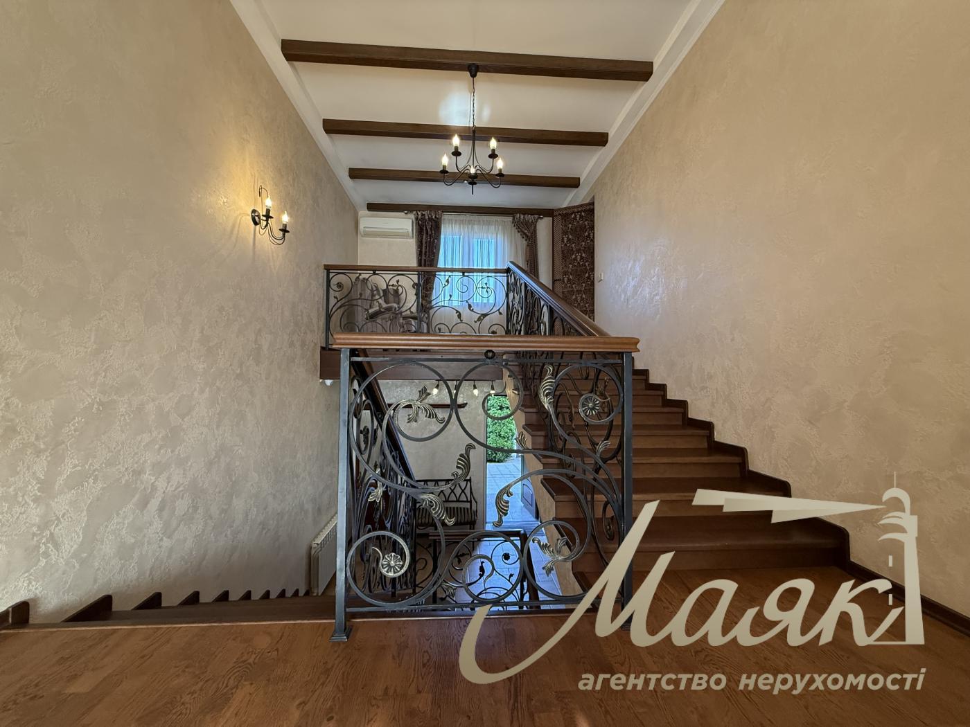 Оренда будинку 400 кв.м з тенісним кортом, великою зеленою територією | Бориспільський район| с.Гора