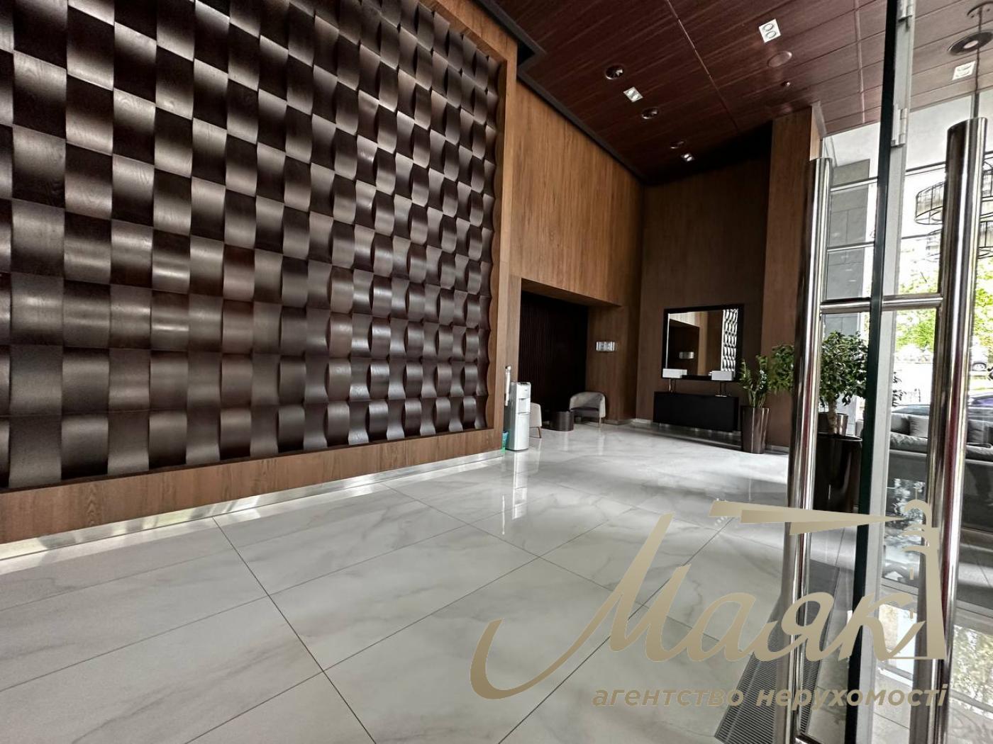 Sale of 4-room apartment 177m2+terrace in residential complex “Central park”