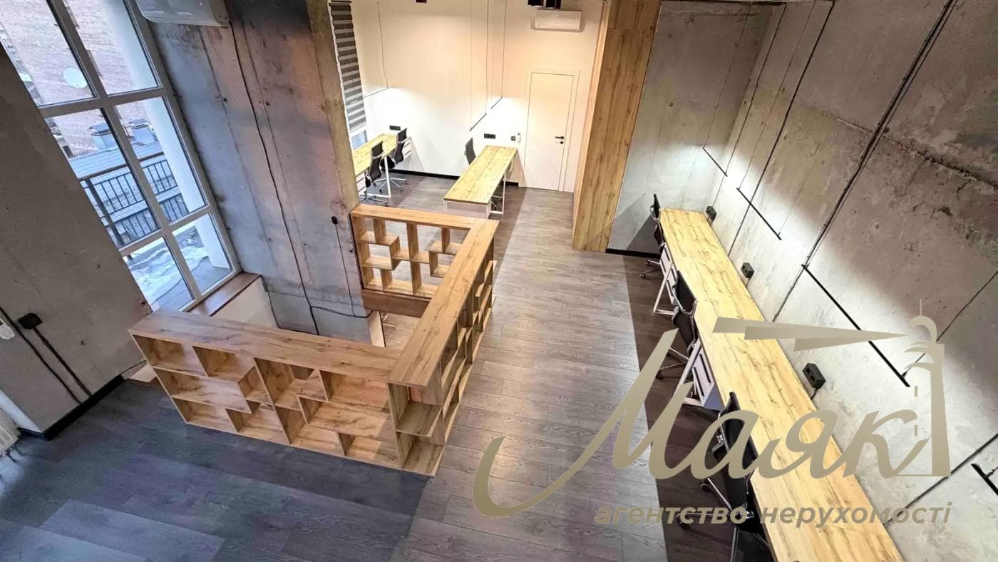 Оренда офісу площею 160 м² на вул. Дмитрівська, 60