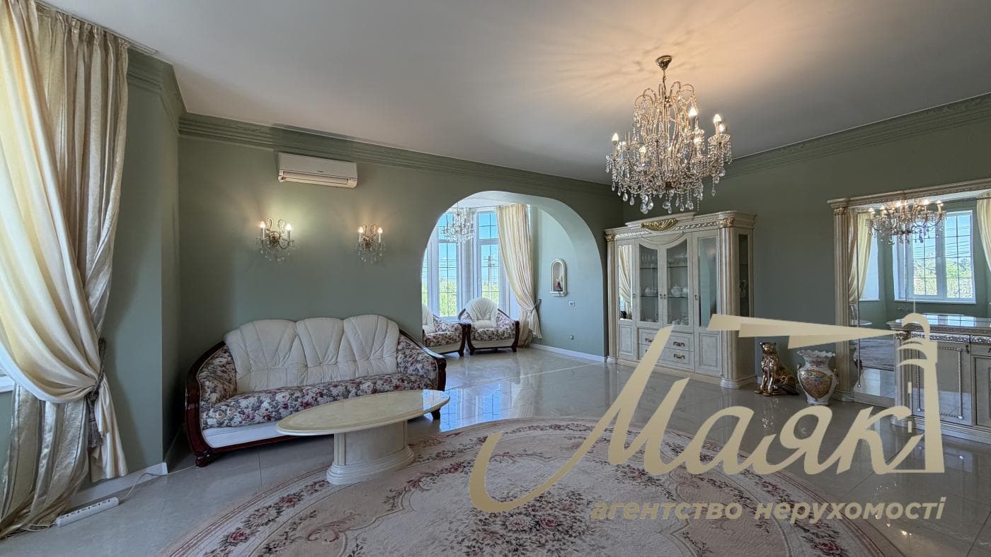 Продаж преміального 3х-поверхового будинку 350 м² у Гореничі, Бучанський район, Київська область