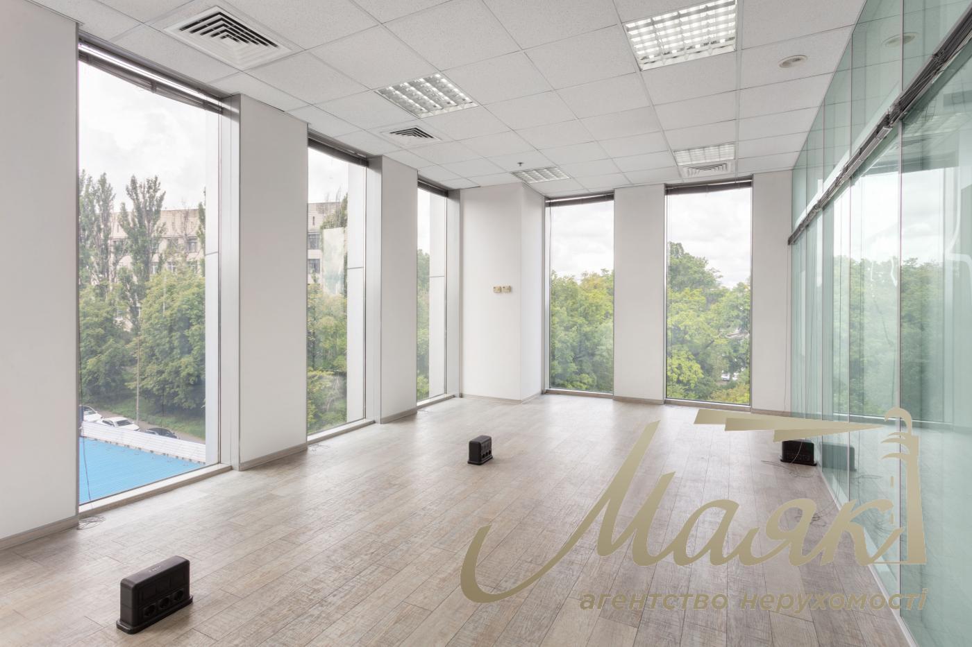 Office for rent 271m2 BC Horizon Park 12 Amosova str. Solomenka