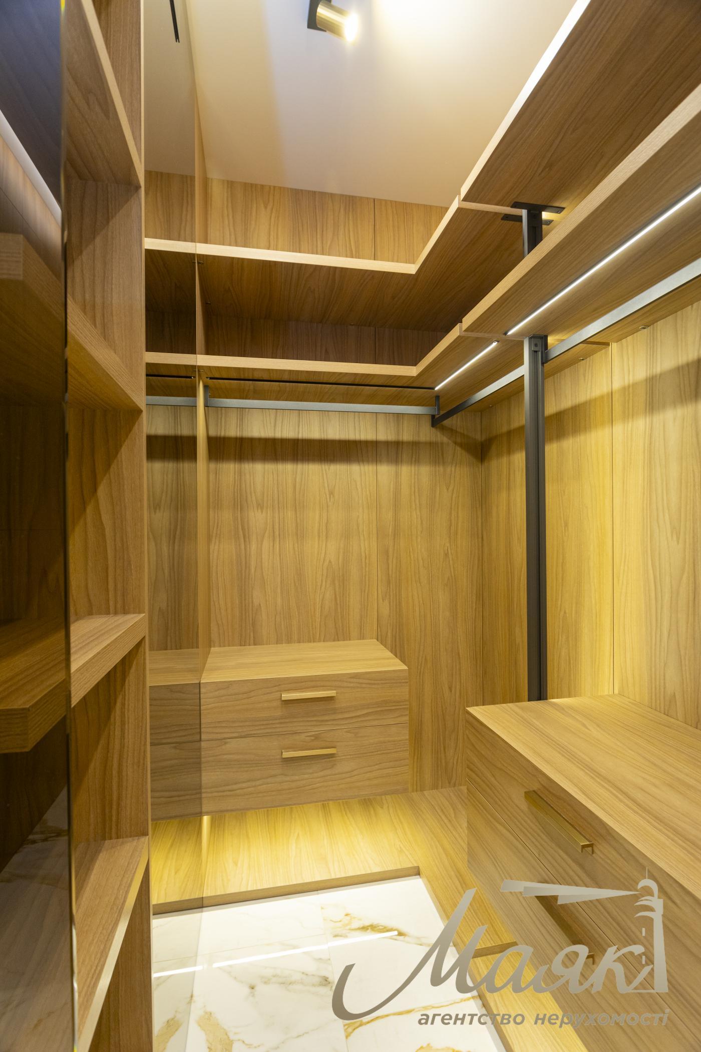 Продажа 2к квартиры 50м2, ЖК Французский квартал 2, ул. Джона Маккейна, Печерський район.