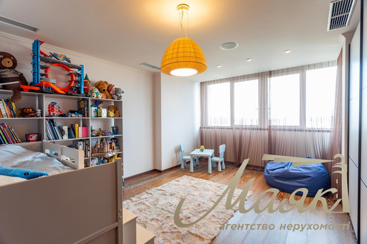 Rent 180m2 view apartment in LCD Novopecherskie Lipki, Andriy Verkhoglyada/Dragomirov Street 5, Pechersk, Kyiv