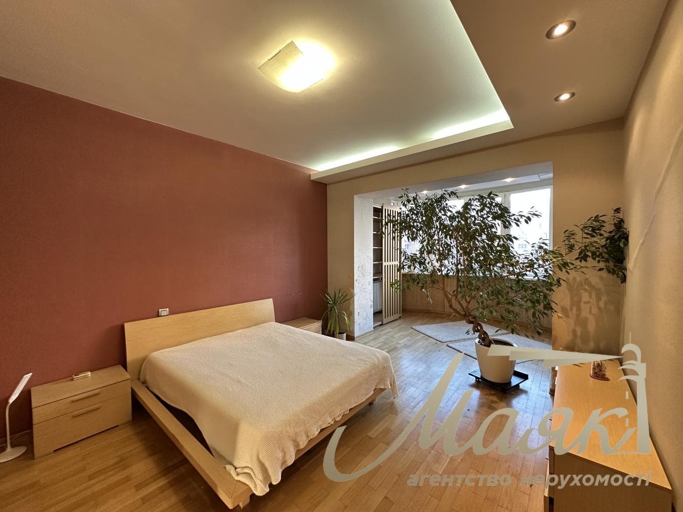 3-bedroom apartment (122 m²) for rent at 10-A Ivasyuka Ave.