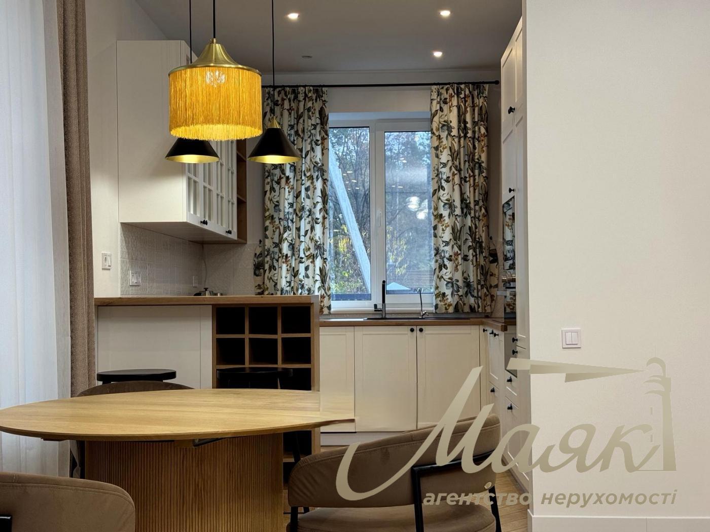 Оренда будинку 160 м² з повною автономністю та власним укриттям у с. Іванковичі