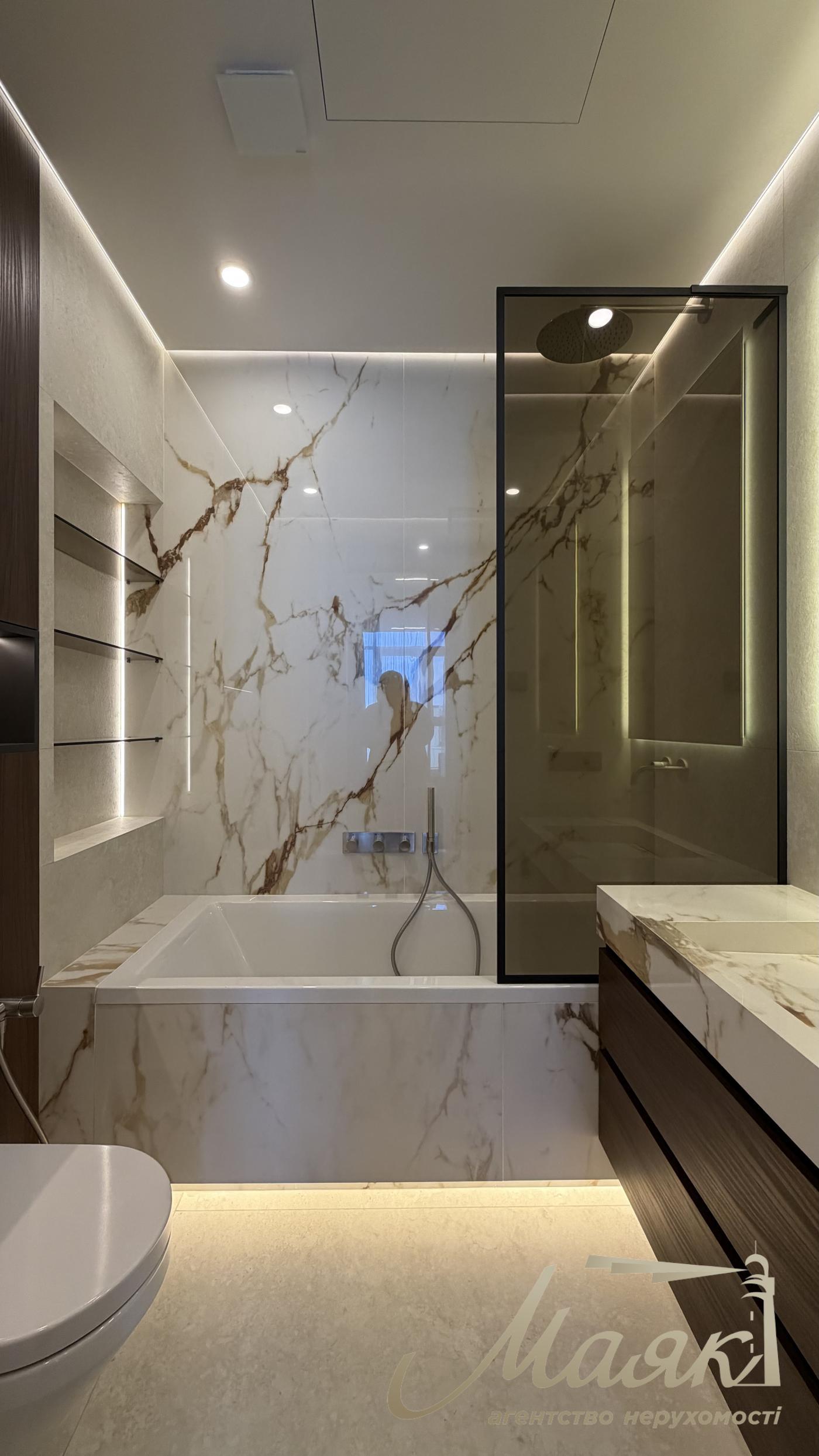 Продаж квартири 118м2 в ЖК Новопечерськие липки, ул. Андрея Верхогляда 15Б. (Михайла Драгомирова)