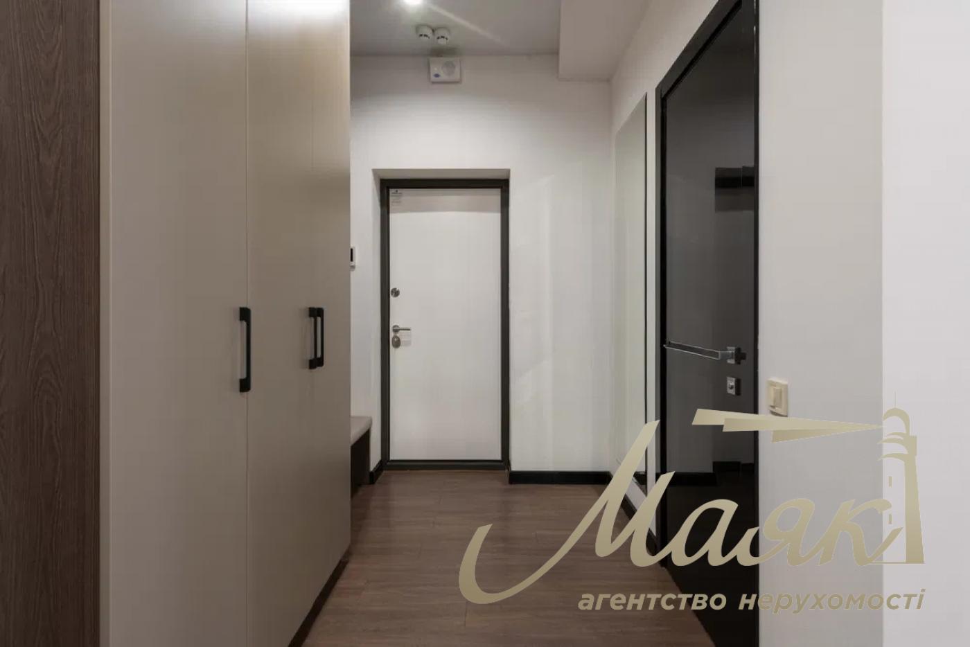 Rent 4-bedroom apartment in Residential Complex Busov Hill, Buslovskaya str. 12, Pechersk.
