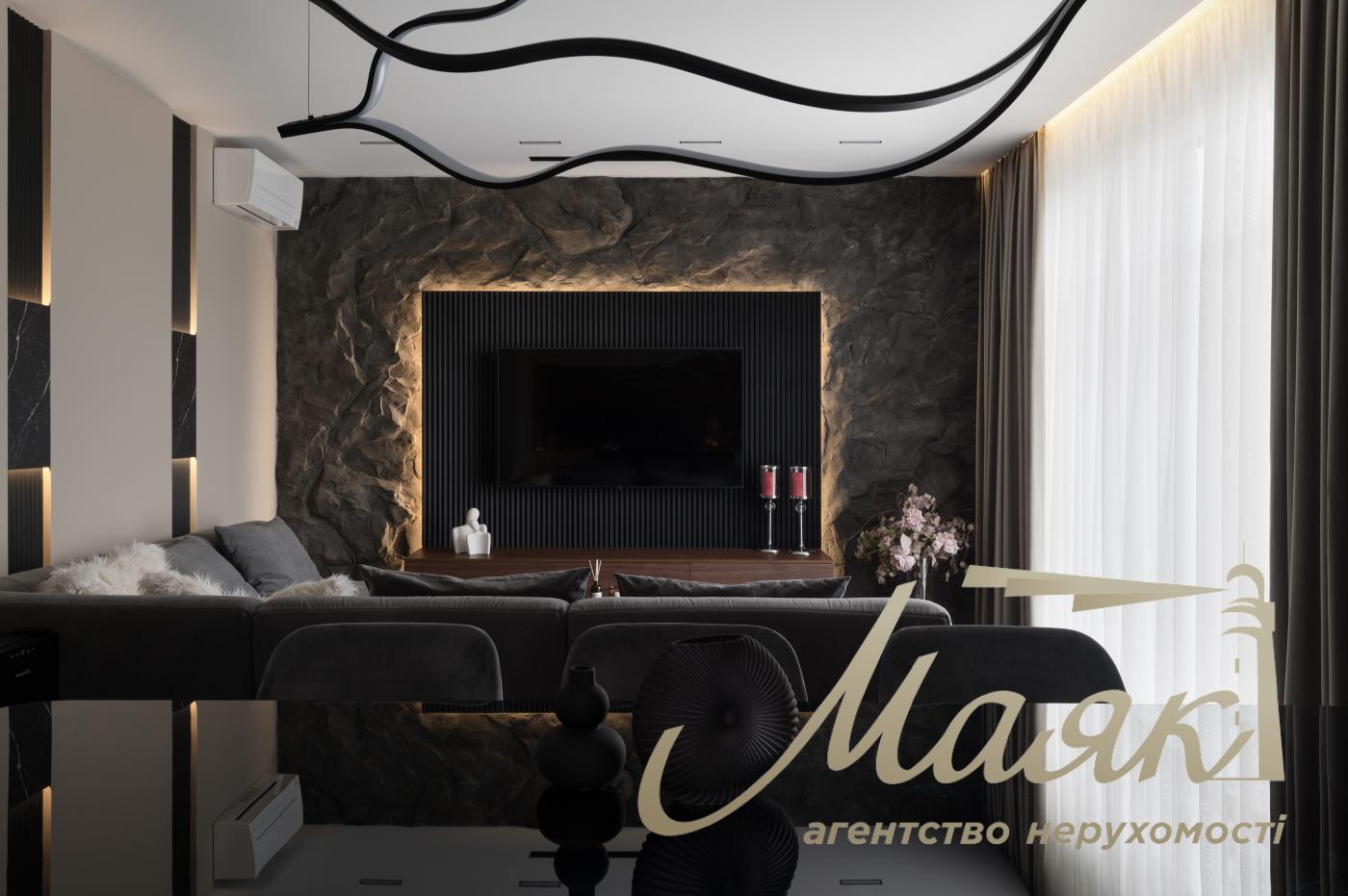 Sale of 2-storey townhouse 296m2, (3.5 hundredths) Kozin