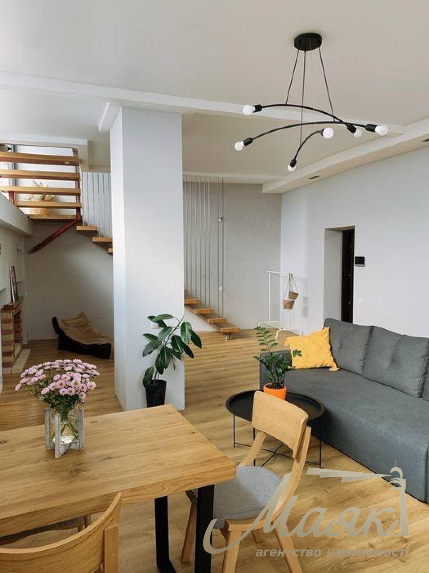 Продаж видової 2-х рівневої квартири з каміном, 115 м2 у Дніпровська набережна