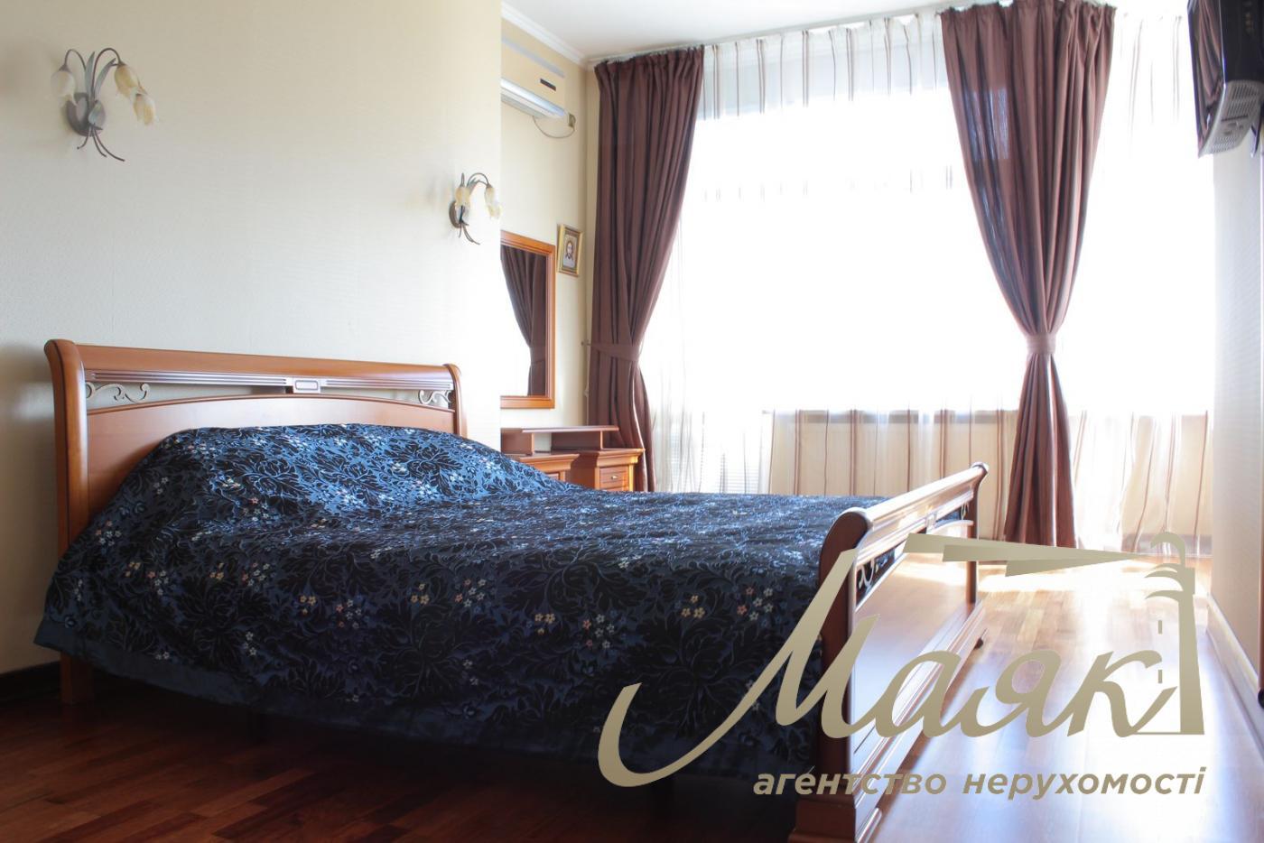 Продаж 4к квартири вул. Кловський Узвіз, Печерськ