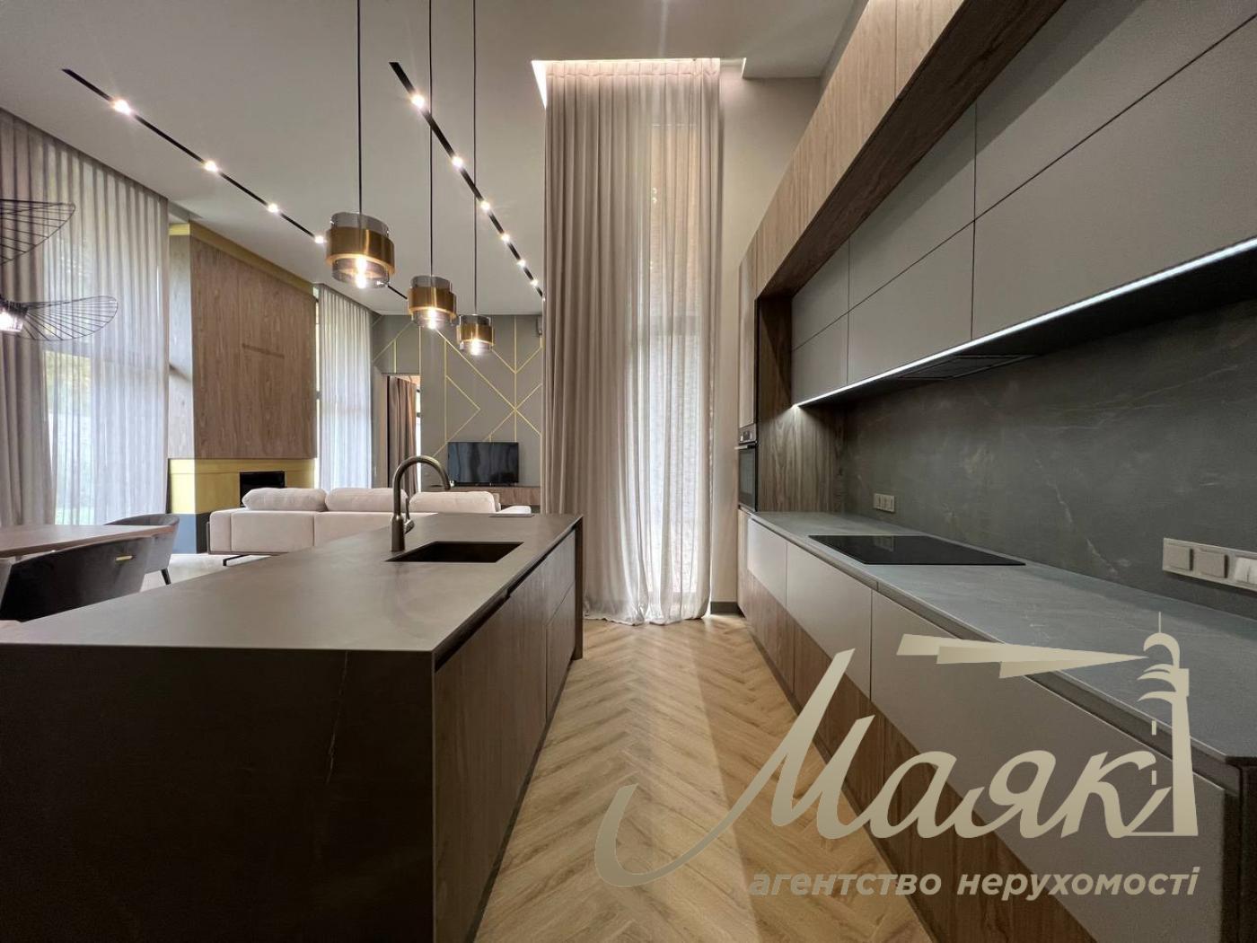 Modern one-storey house with swimming pool in Kozyń