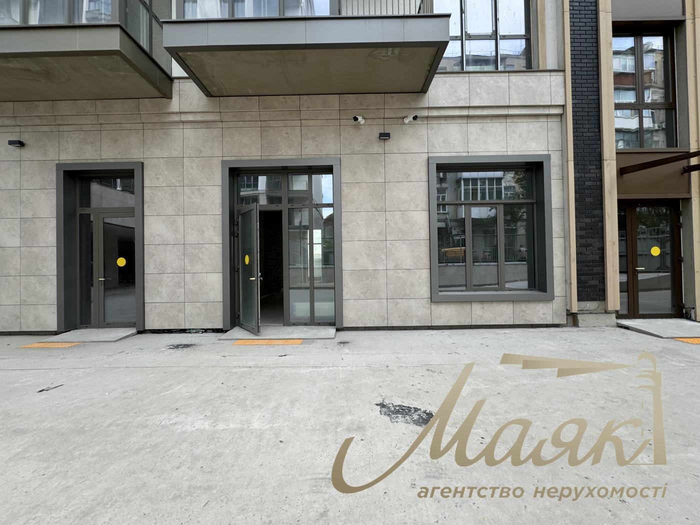 Аренда фасадного помещения 130м2, клубный дом Illinsky House.