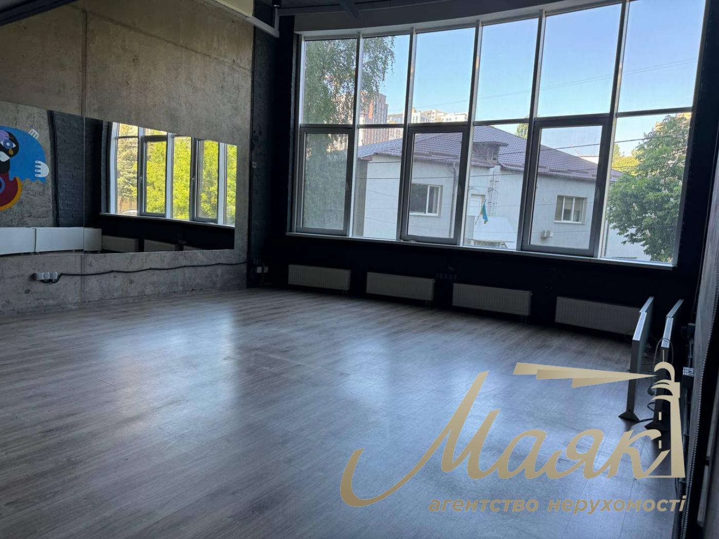 Sale of commercial premises 160 m2 in residential complex Prestige Hall, Tyutyunnika 37/1, Center