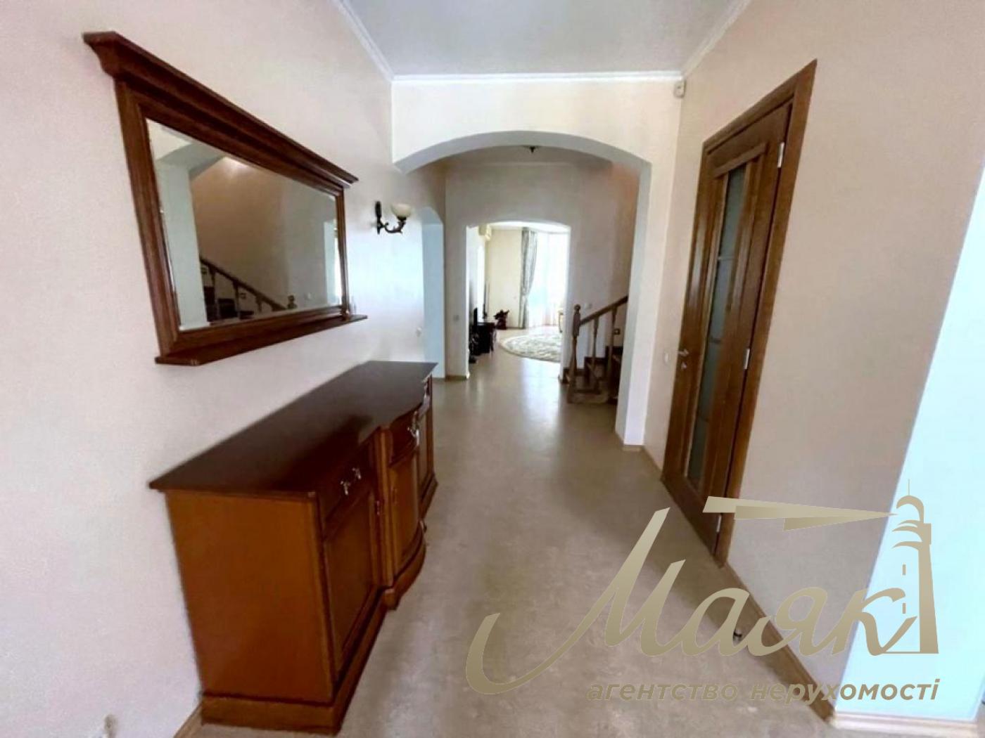 Оренда 2-х поверхового будинку 340м2, Козин