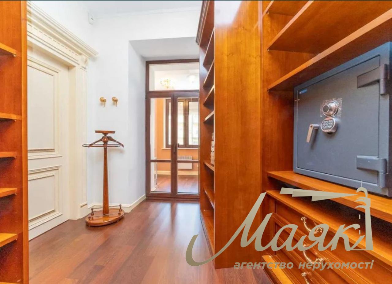 Продаж 3-х кімн. квартири, 278 м2, на вул. Городецького