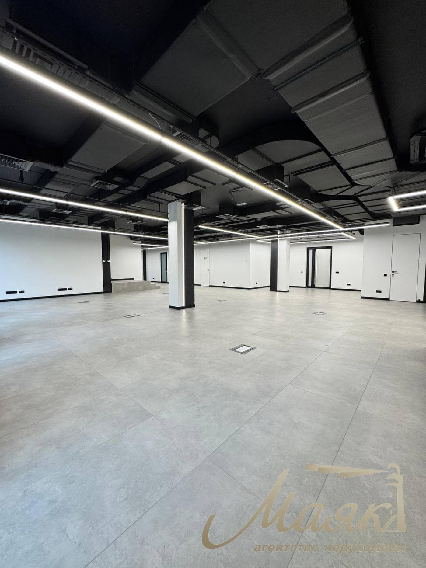 Office space for rent: 282.6 m² in the G Park Business Center, a Class A business center in the Holosiivskyi District.