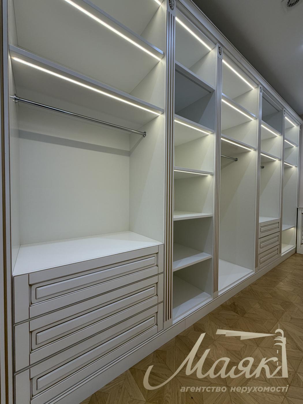 Продажа дома 418.6м2 с выходом до воды, участок 50 соток в КГ "Dream Village", с. Лебедевка