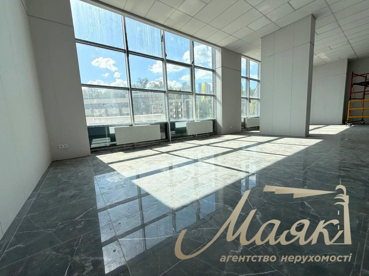 Оренда офісного приміщення (252 м²) у ЖК «Podil Plaza», на вул. Глибочицькій, 73