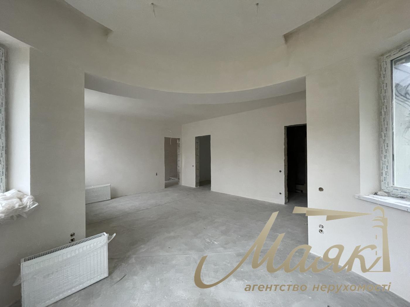 Продаж будинку з гаражем 365м2, ділянка 15 соток у КМ "ОБРІЙ - К" вул. Центральна, у с. Козин,